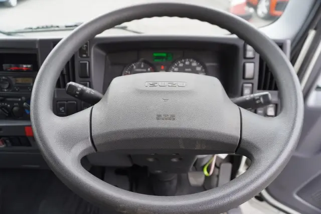 いすゞ エルフ 2RG-NLR88AN(2WD)の写真35