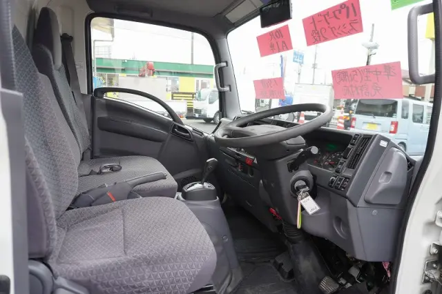 いすゞ エルフ 2RG-NLR88AN(2WD)の写真43