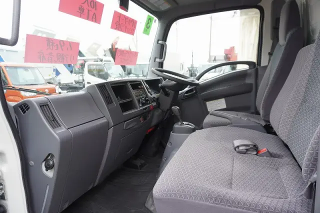 いすゞ エルフ 2RG-NLR88AN(2WD)の写真44