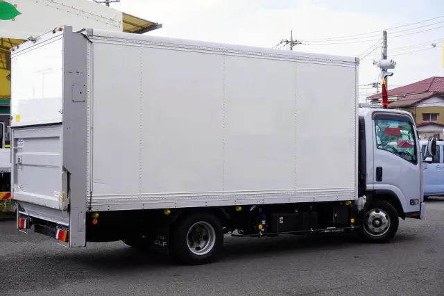 いすゞ エルフ 2RG-NPR88AN(2WD)の写真8