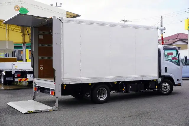 いすゞ エルフ 2RG-NPR88AN(2WD)の写真9