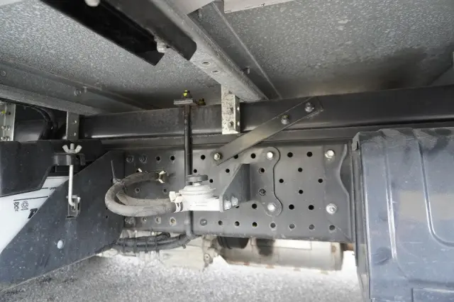 いすゞ エルフ 2RG-NPR88AN(2WD)の写真13