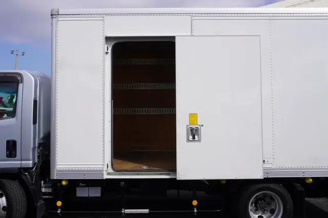 いすゞ エルフ 2RG-NPR88AN(2WD)の写真19