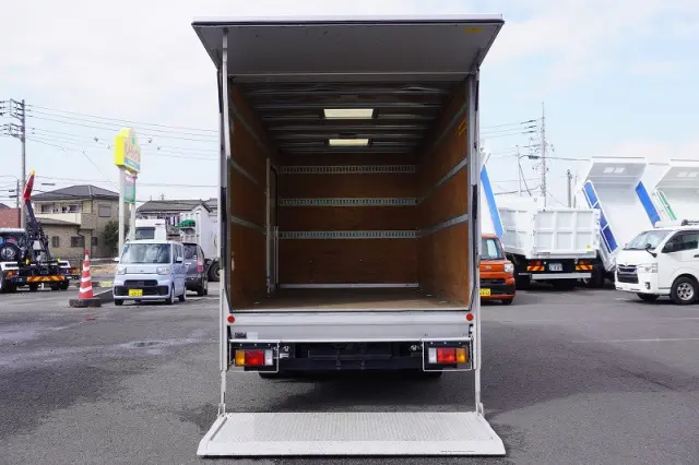 いすゞ エルフ 2RG-NPR88AN(2WD)の写真20