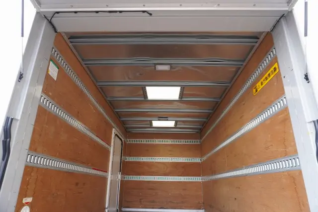 いすゞ エルフ 2RG-NPR88AN(2WD)の写真22