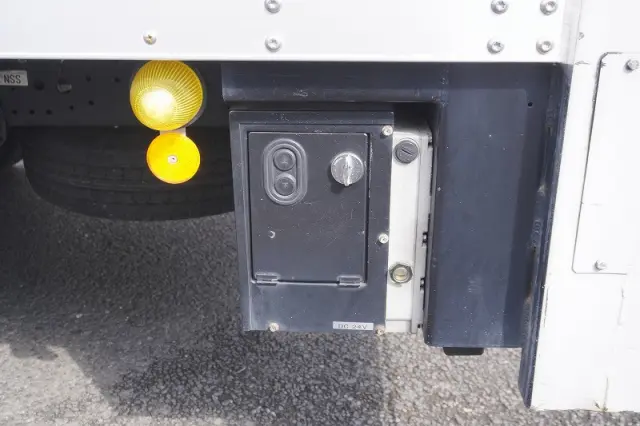 いすゞ エルフ 2RG-NPR88AN(2WD)の写真29