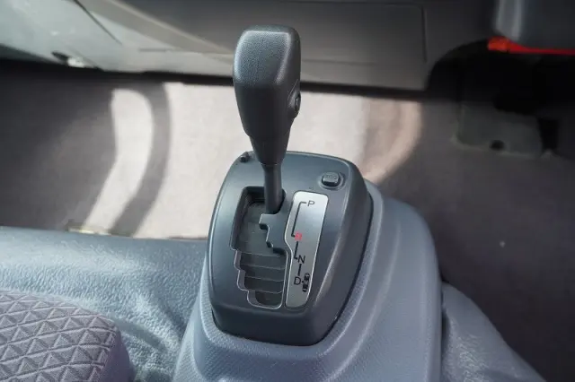 いすゞ エルフ 2RG-NPR88AN(2WD)の写真34