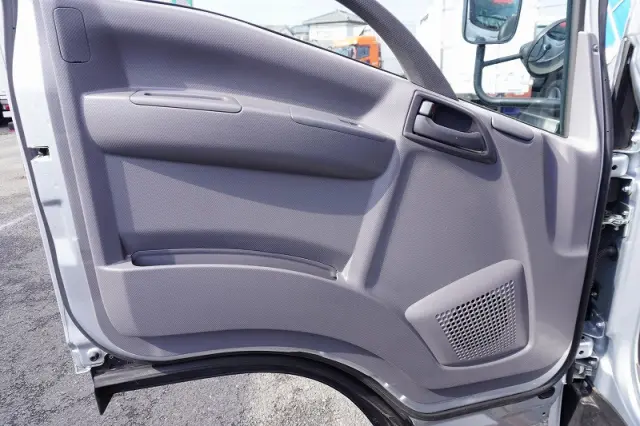 いすゞ エルフ 2RG-NPR88AN(2WD)の写真44