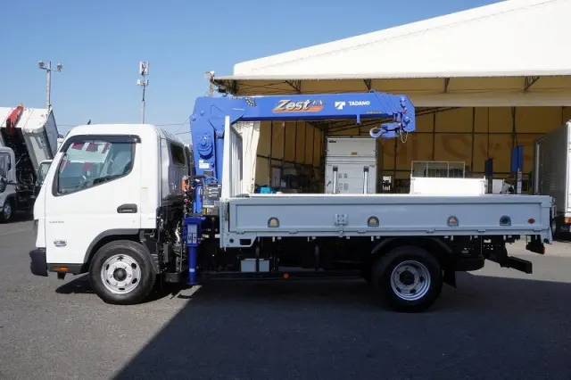 三菱 キャンター 2PG-FEB90(2WD)の写真3