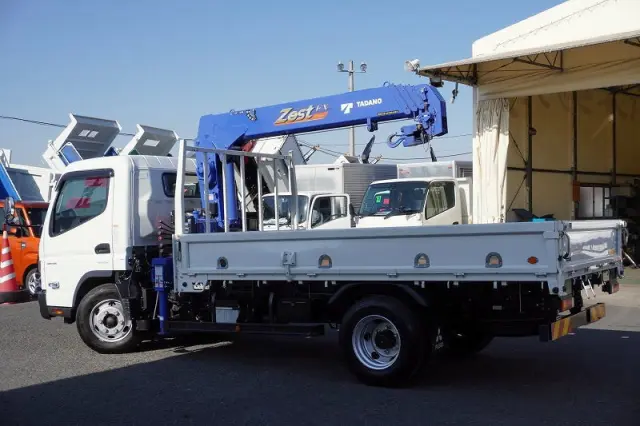 三菱 キャンター 2PG-FEB90(2WD)の写真7