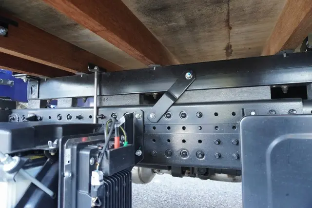 三菱 キャンター 2PG-FEB90(2WD)の写真12