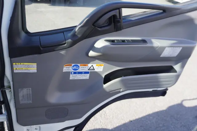 三菱 キャンター 2PG-FEB90(2WD)の写真36