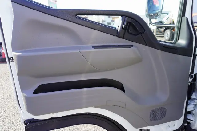 三菱 キャンター 2PG-FEB90(2WD)の写真41