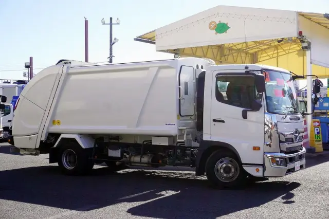 日野 レンジャー 2KG-FC2ABA(2WD)の写真6