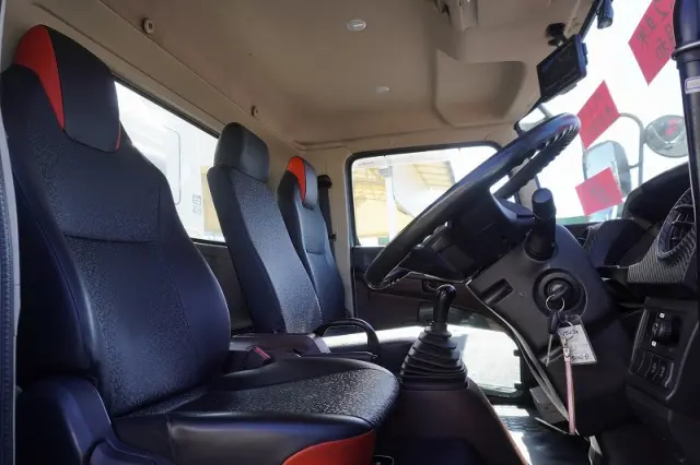 日野 レンジャー 2KG-FC2ABA(2WD)の写真36