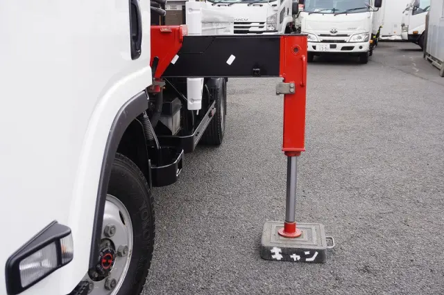 いすゞ エルフ 2RG-NMS88AR(4WD)の写真26