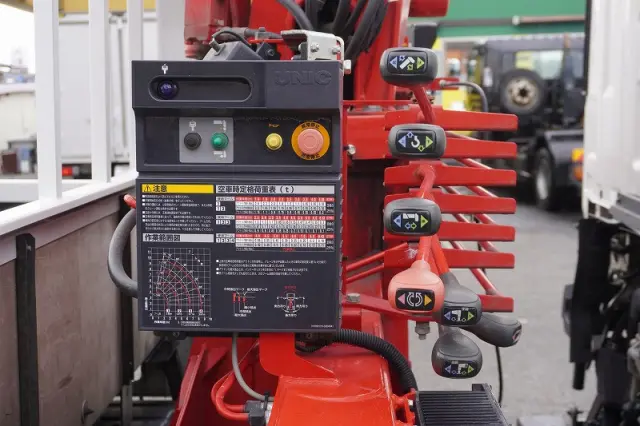 いすゞ エルフ 2RG-NMS88AR(4WD)の写真29