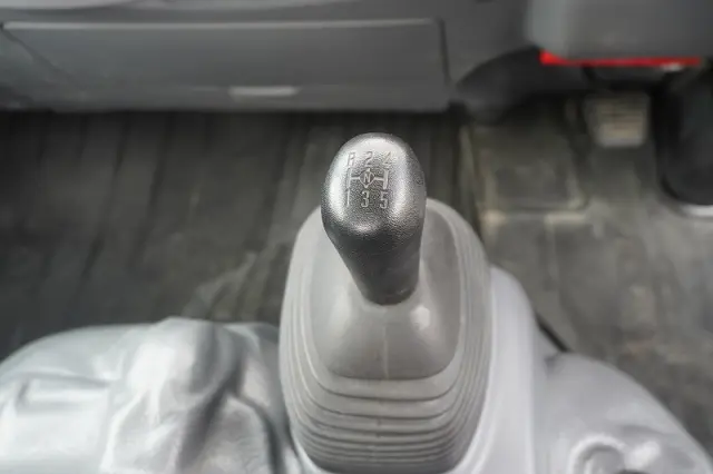 いすゞ エルフ 2RG-NMS88AR(4WD)の写真33