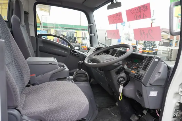 いすゞ エルフ 2RG-NMS88AR(4WD)の写真38