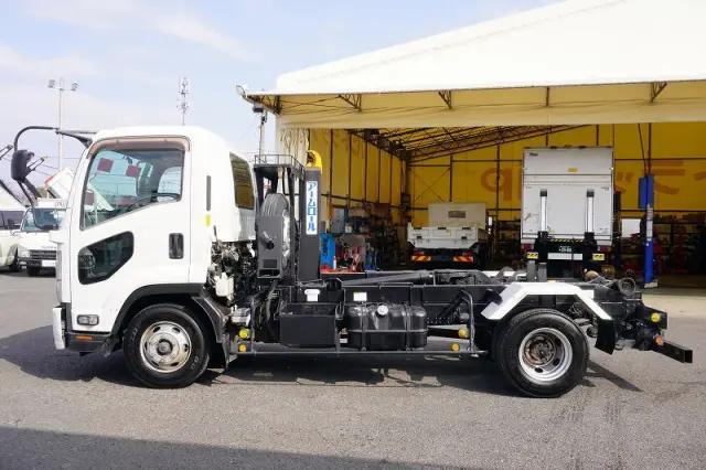 いすゞ フォワード TKG-FRR90S2(2WD)の写真3