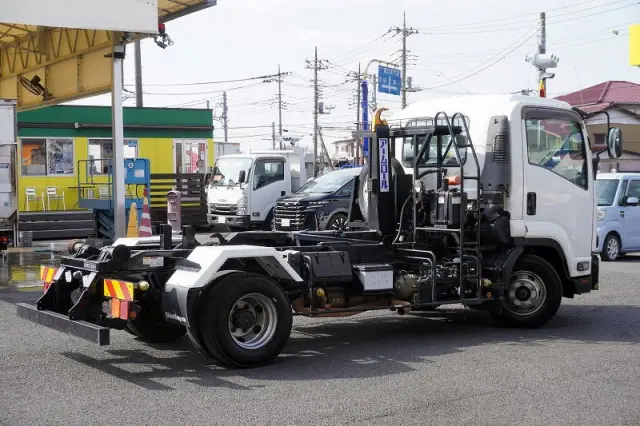 いすゞ フォワード TKG-FRR90S2(2WD)の写真8