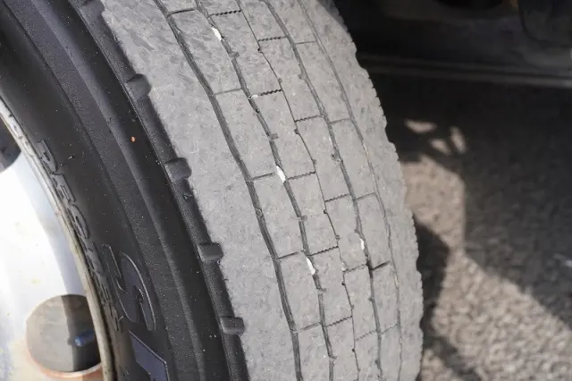 いすゞ フォワード TKG-FRR90S2(2WD)の写真9