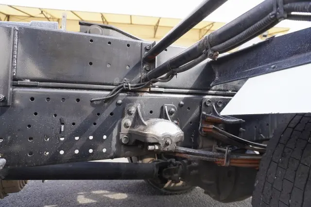 いすゞ フォワード TKG-FRR90S2(2WD)の写真11