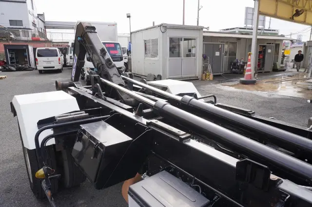 いすゞ フォワード TKG-FRR90S2(2WD)の写真24