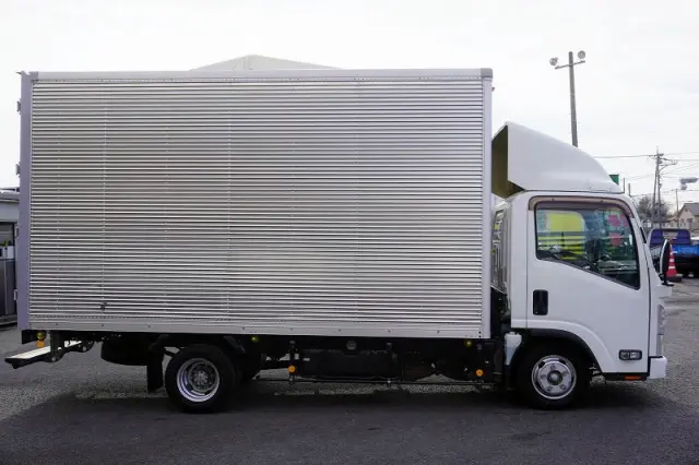 いすゞ エルフ TKG-NLR85AN(2WD)の写真5