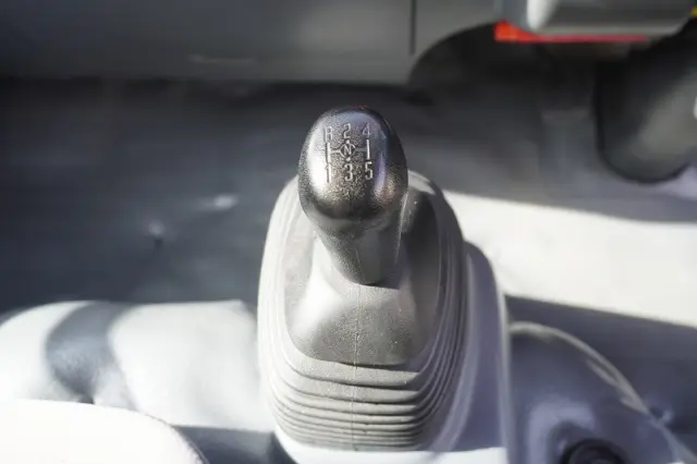 いすゞ エルフ TKG-NLR85AN(2WD)の写真27