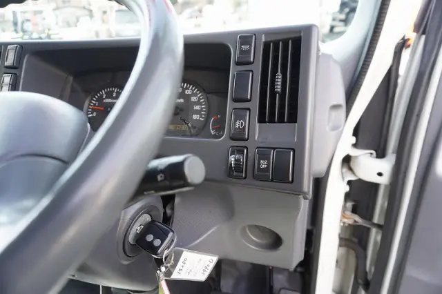 いすゞ エルフ TKG-NLR85AN(2WD)の写真30