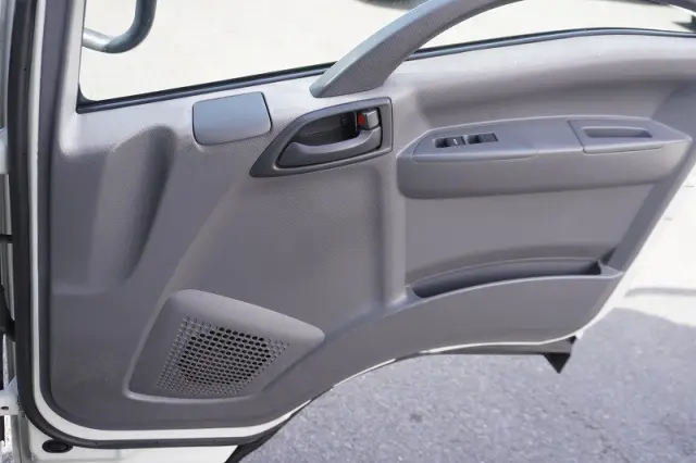 いすゞ エルフ TKG-NLR85AN(2WD)の写真31