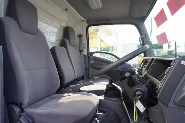 いすゞ エルフ TKG-NLR85AN(2WD)の写真32