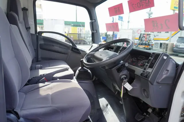 いすゞ エルフ TKG-NLR85AN(2WD)の写真33