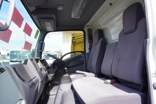 いすゞ エルフ TKG-NLR85AN(2WD)の写真35