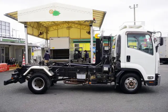 いすゞ フォワード TKG-FRR90S2(2WD)の写真5