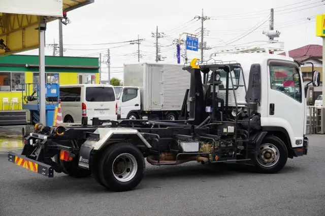 いすゞ フォワード TKG-FRR90S2(2WD)の写真8