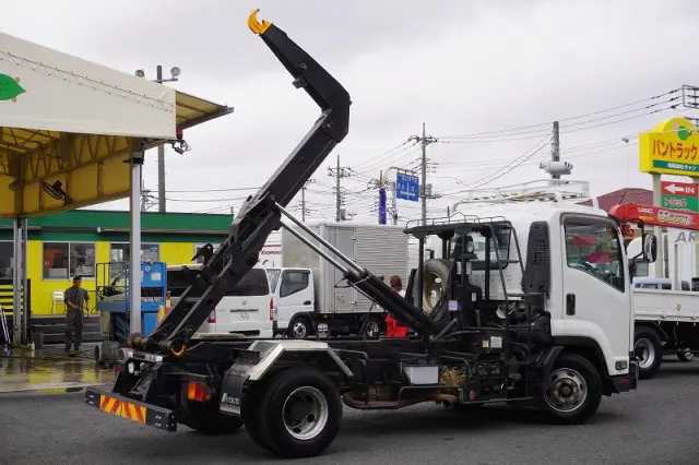 いすゞ フォワード TKG-FRR90S2(2WD)の写真21