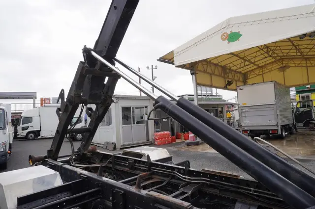 いすゞ フォワード TKG-FRR90S2(2WD)の写真22