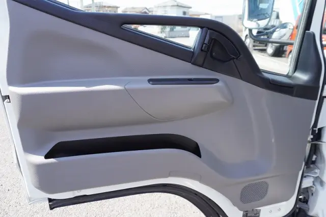 三菱 キャンター TPG-FEA50(2WD)の写真45