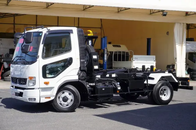 三菱 ファイター 2KG-FK72F(2WD)の写真1