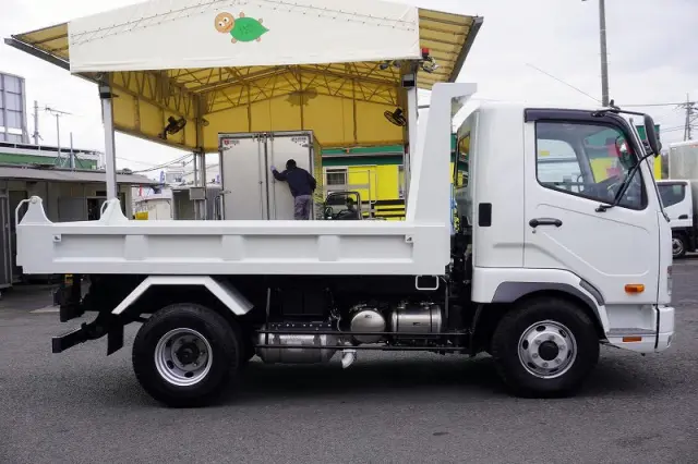 三菱 ファイター 2KG-FK72F(2WD)の写真5