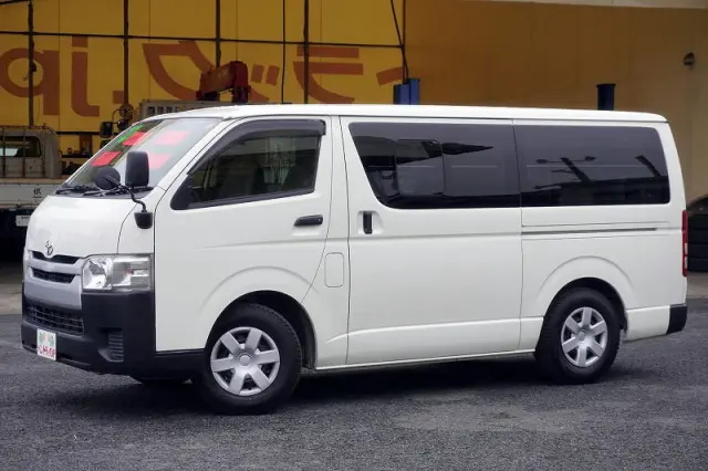 トヨタ ハイエースバン CBF-TRH200V(2WD)の写真1