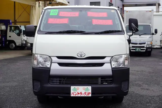 トヨタ ハイエースバン CBF-TRH200V(2WD)の写真2