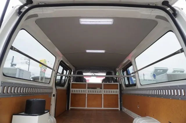 トヨタ ハイエースバン CBF-TRH200V(2WD)の写真17