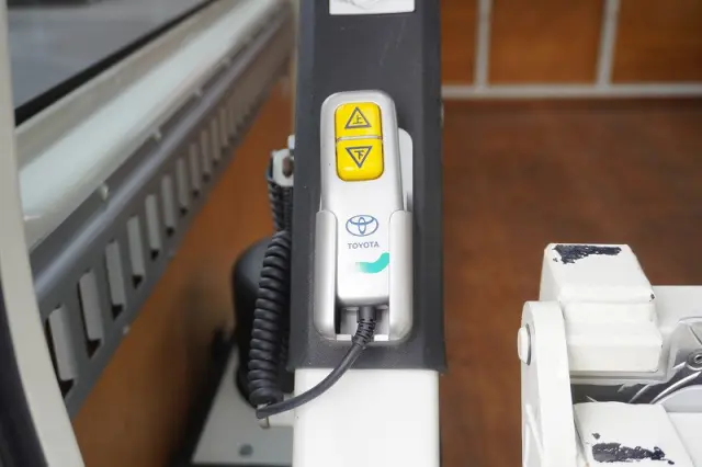 トヨタ ハイエースバン CBF-TRH200V(2WD)の写真22