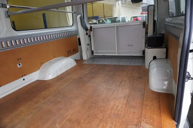 トヨタ ハイエースバン CBF-TRH200V(2WD)の写真25