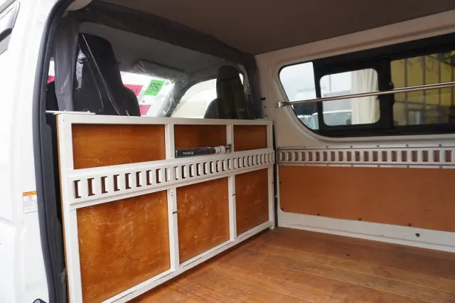 トヨタ ハイエースバン CBF-TRH200V(2WD)の写真27