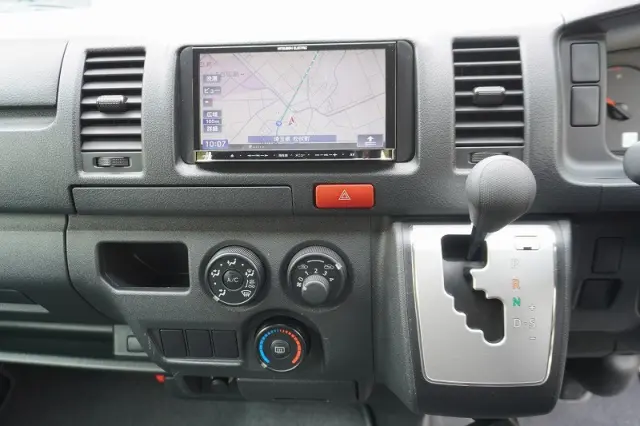 トヨタ ハイエースバン CBF-TRH200V(2WD)の写真31