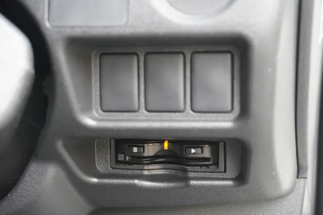 トヨタ ハイエースバン CBF-TRH200V(2WD)の写真34